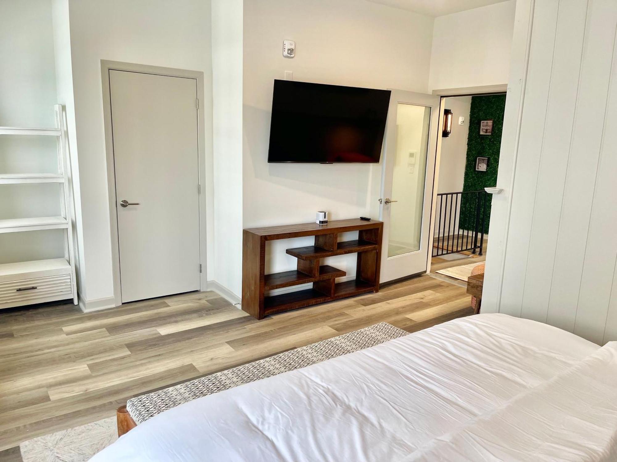 Modern Fully Renovated Suite & Loft In Downtown Трентон Екстер'єр фото